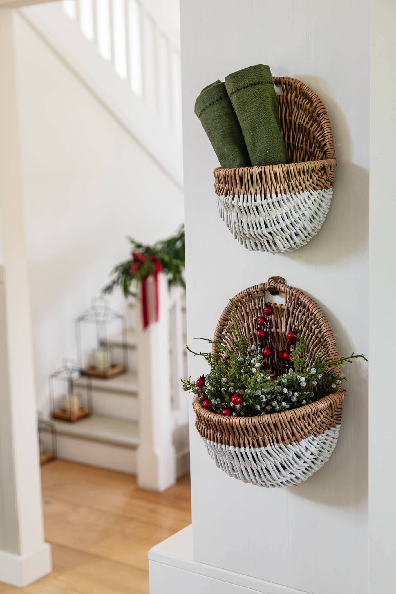 WILLOW WALL BASKETS WHITE DIPPED