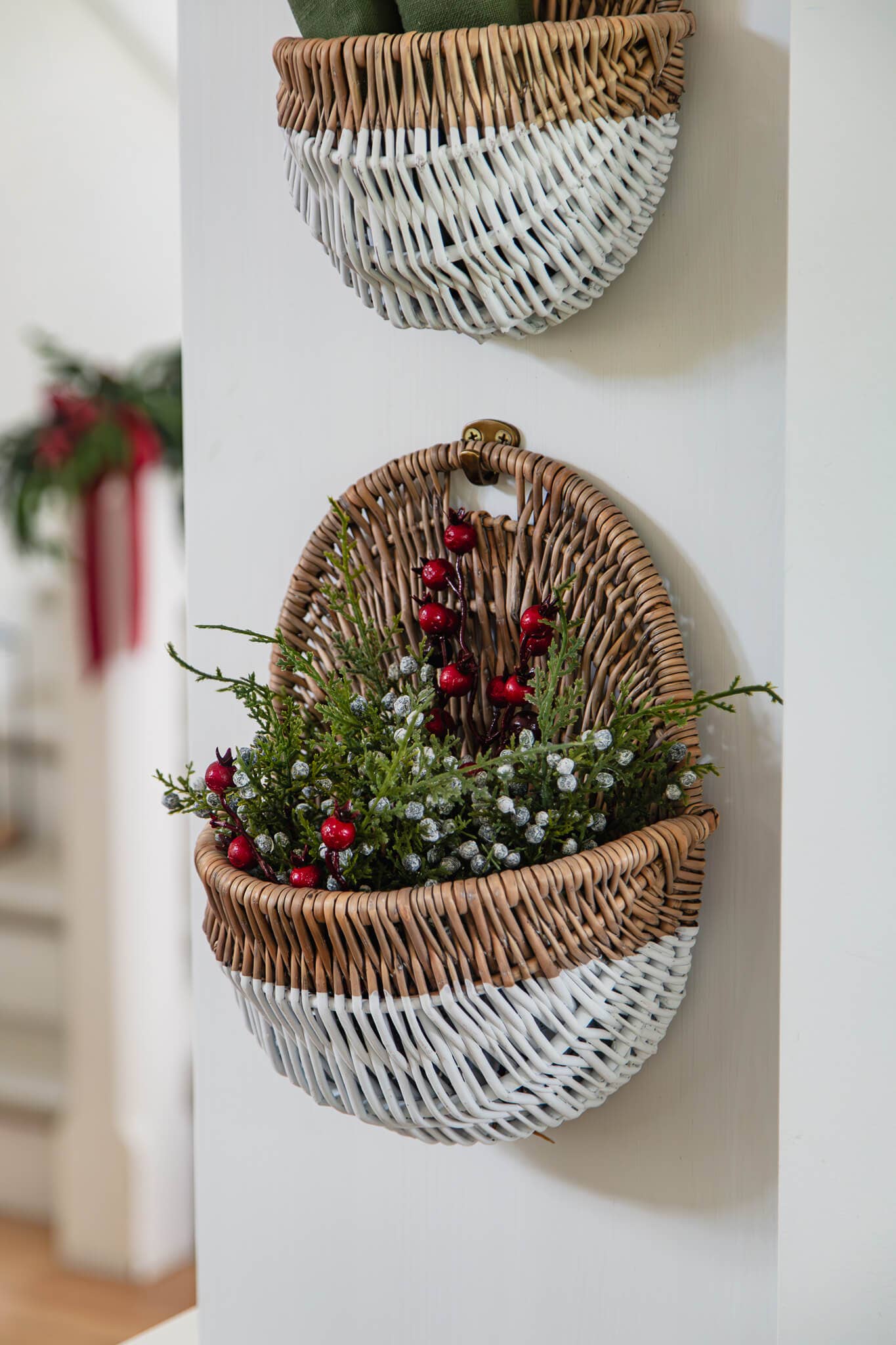 WILLOW WALL BASKETS WHITE DIPPED