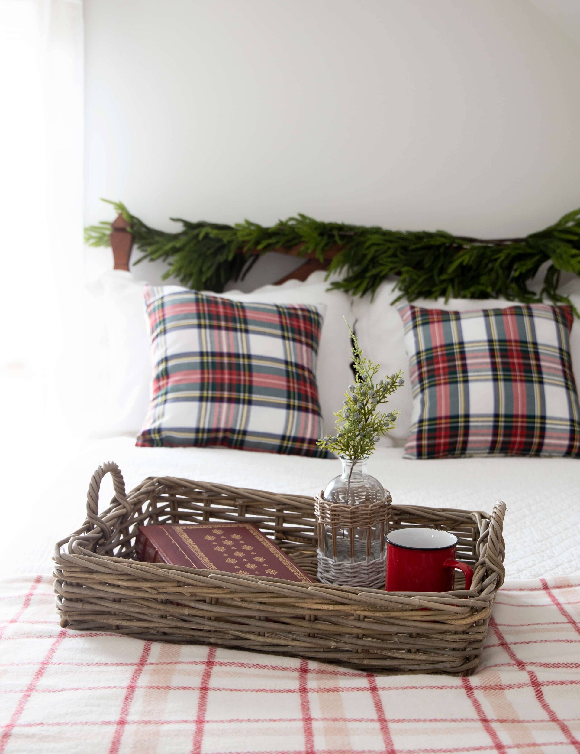 LOW RECTANGULAR GREY RATTAN TRAYS