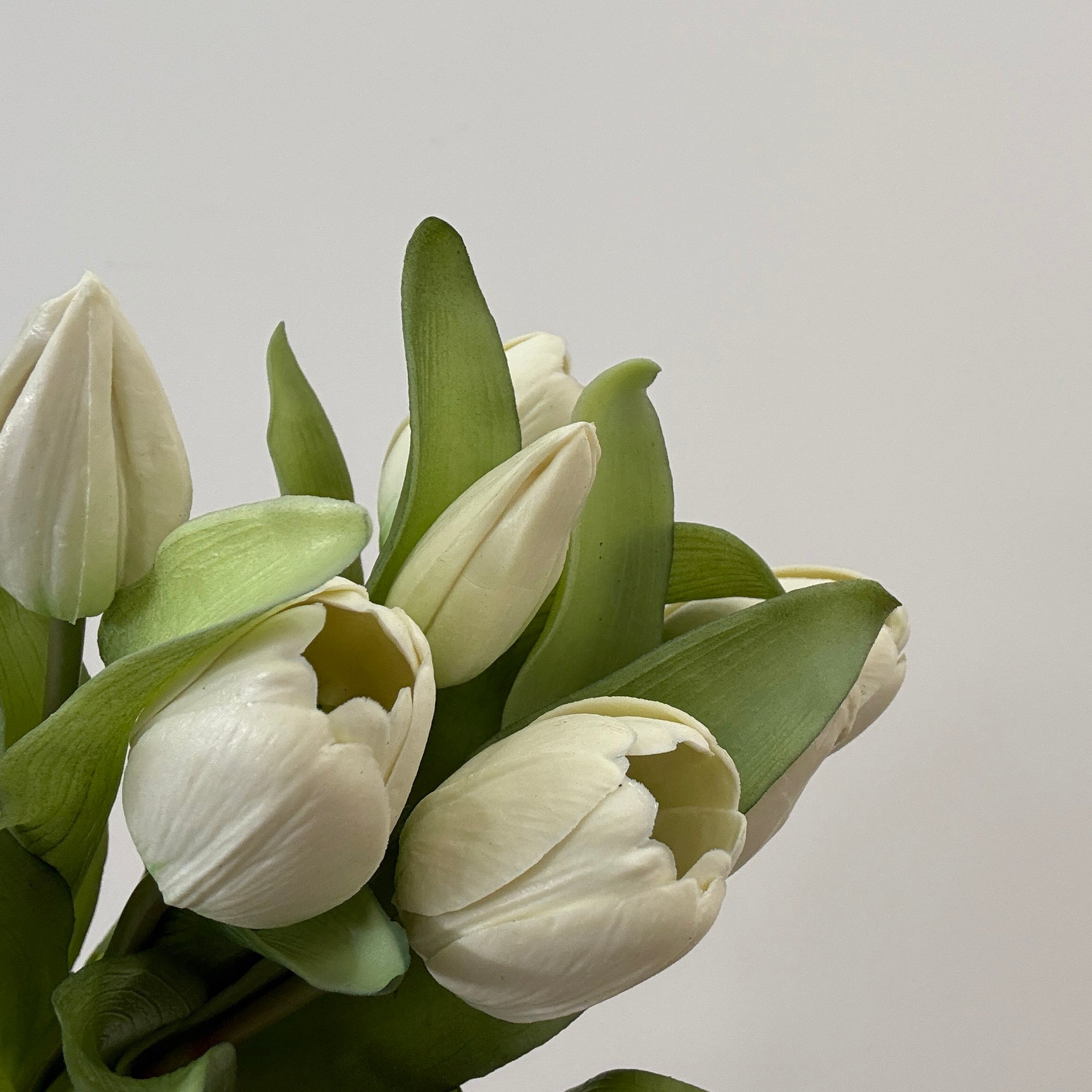 Real Touch Dynasty White Tulip Bundle