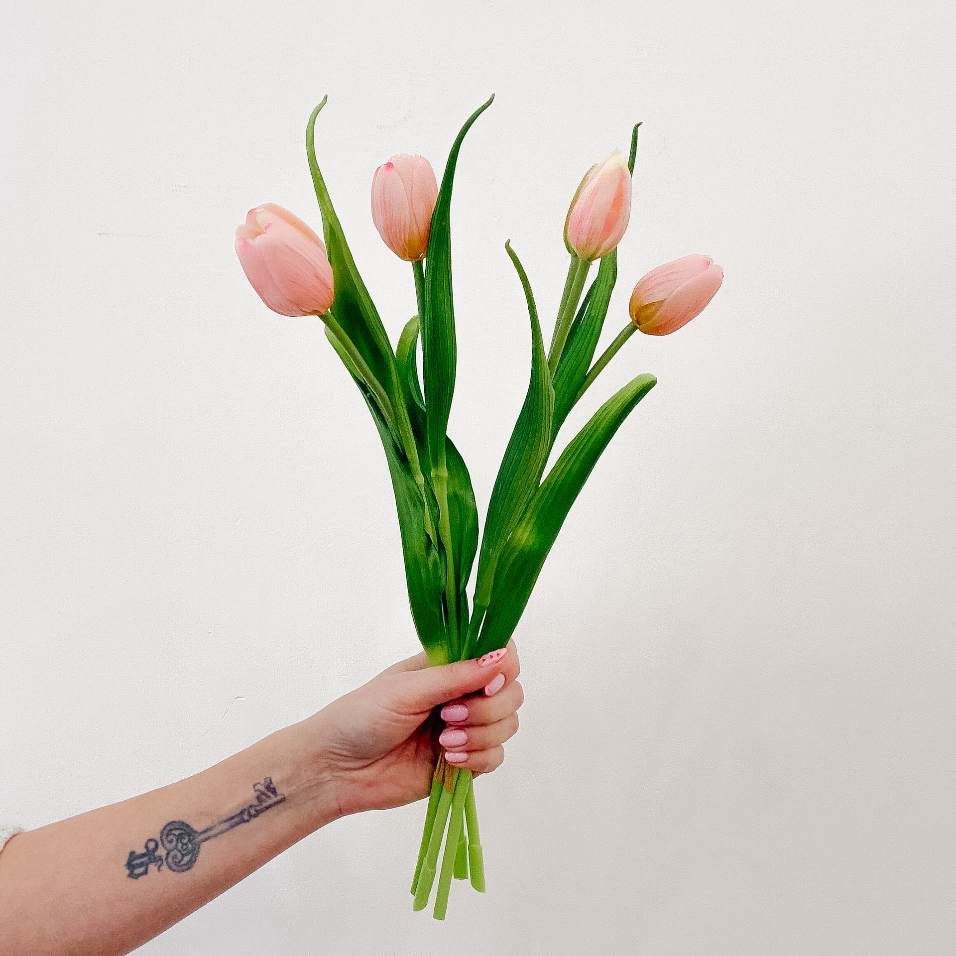 Real Touch Dynasty Pink Tulip Bundle