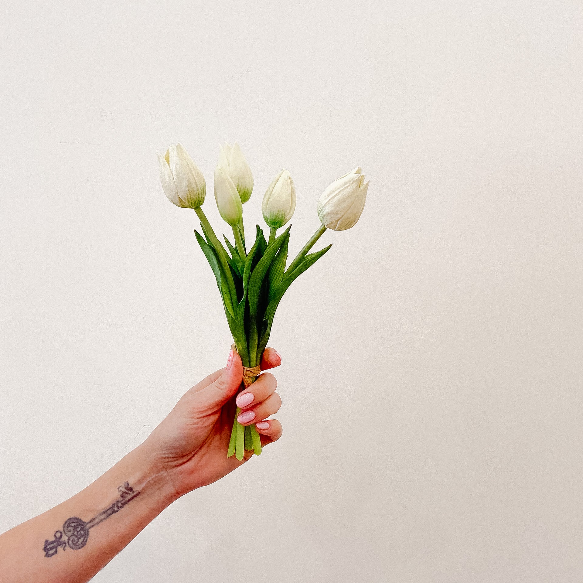 Real Touch Mini White Tulip Bundle