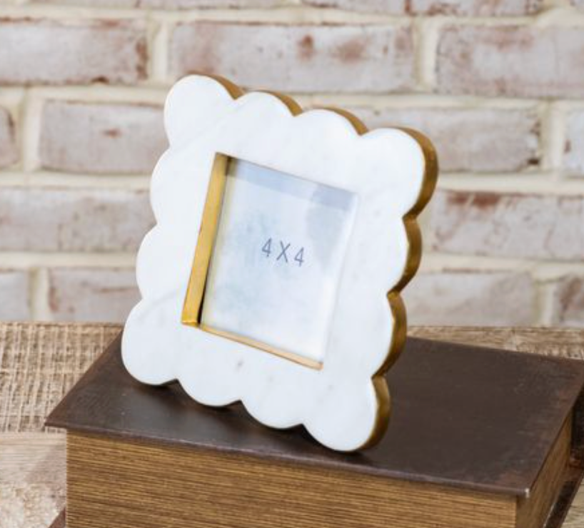 Marble Scalloped Frame