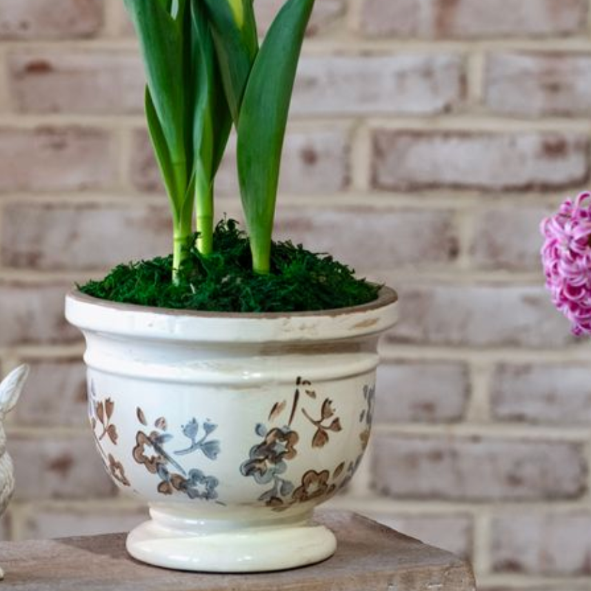 Floral Pattern Pot
