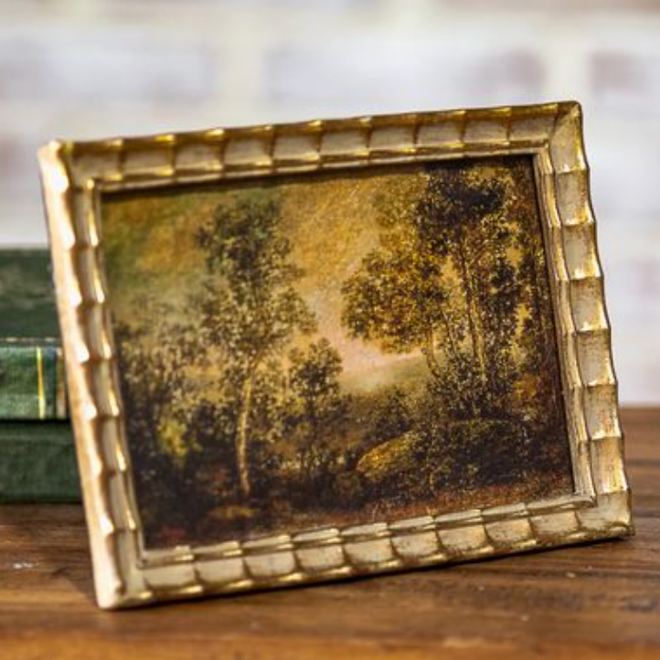 Antique Gold Scallop Edge Frame